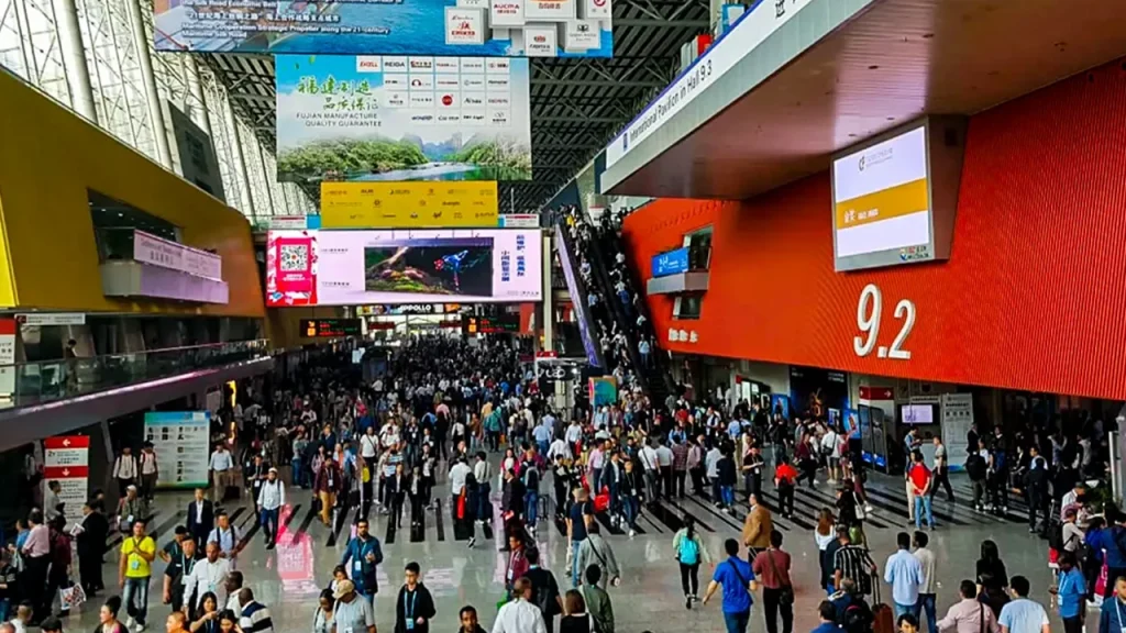 مروری بر سفر تجاری به چین و بازدید از نمایشگاه Canton Fair فاز ۳ در شهر گوانجو؛ تمرکز بر صنایع نساجی، پوشاک، محصولات دارویی و نوآوری‌های تجاری جهانی